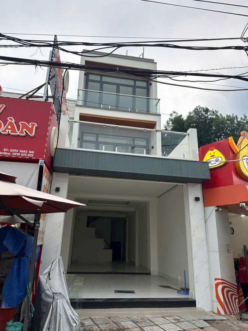 5.5.25- NHÀ LẦU MT NG VĂN CỪ GẦN HOÀNG QUỐC VIỆT
