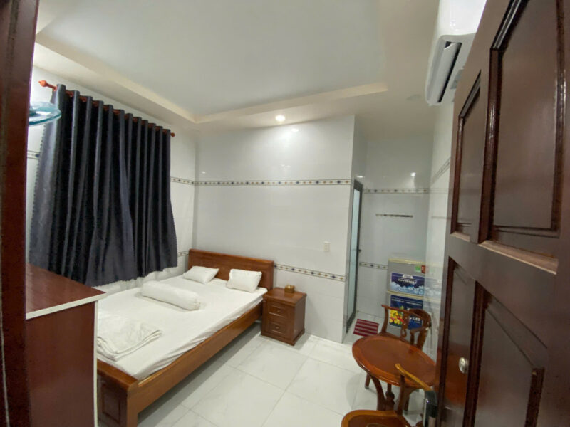 4.6.25 -  NHÀ NGHỈ 3 LẦU HẺM 2 NGUYỄN VIỆT HỒNG