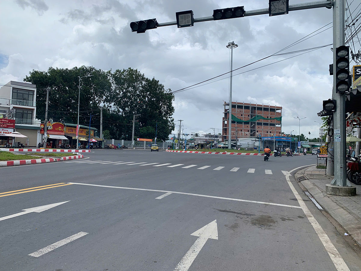 7.7.25 - ĐẤT BỜ KÈ RẠCH MƯƠNG KHAI - A DUY HÓI AN KHÁNH 7.7.25 - ĐẤT BỜ KÈ RẠCH MƯƠNG KHAI - A DUY HÓI AN KHÁNH