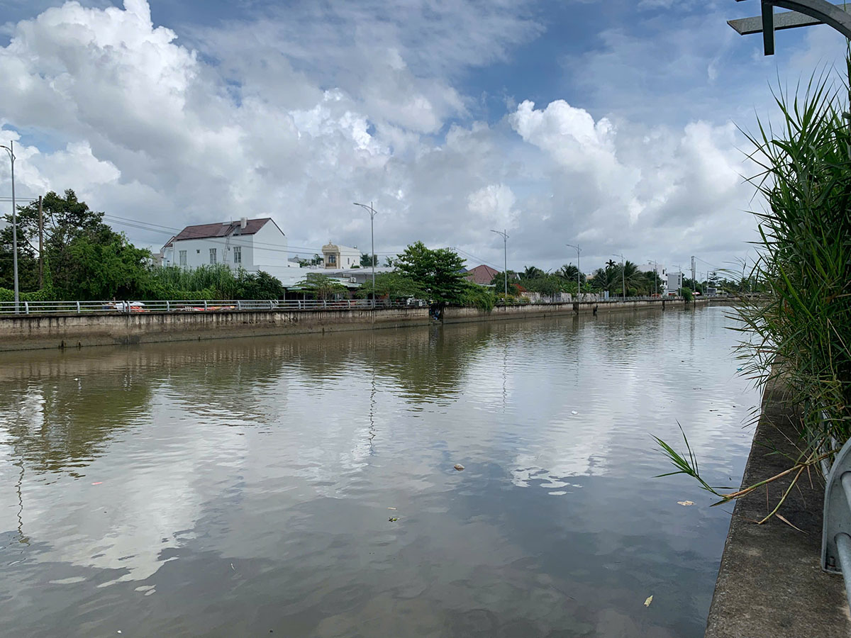 7.7.25 - ĐẤT BỜ KÈ RẠCH MƯƠNG KHAI - A DUY HÓI AN KHÁNH 7.7.25 - ĐẤT BỜ KÈ RẠCH MƯƠNG KHAI - A DUY HÓI AN KHÁNH