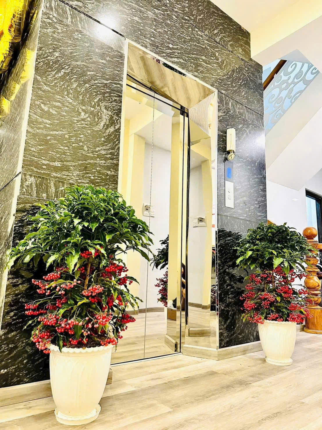 BÁN NHÀ MỚI 4 TẦNG (có thang máy + full nội thất) MẶT TIỀN ĐƯỜNG HÙNG VƯƠNG, P.NINH KIỀU, CẦN THƠ BÁN NHÀ MỚI 4 TẦNG (có thang máy + full nội thất) MẶT TIỀN ĐƯỜNG HÙNG VƯƠNG, P.NINH KIỀU, CẦN THƠ