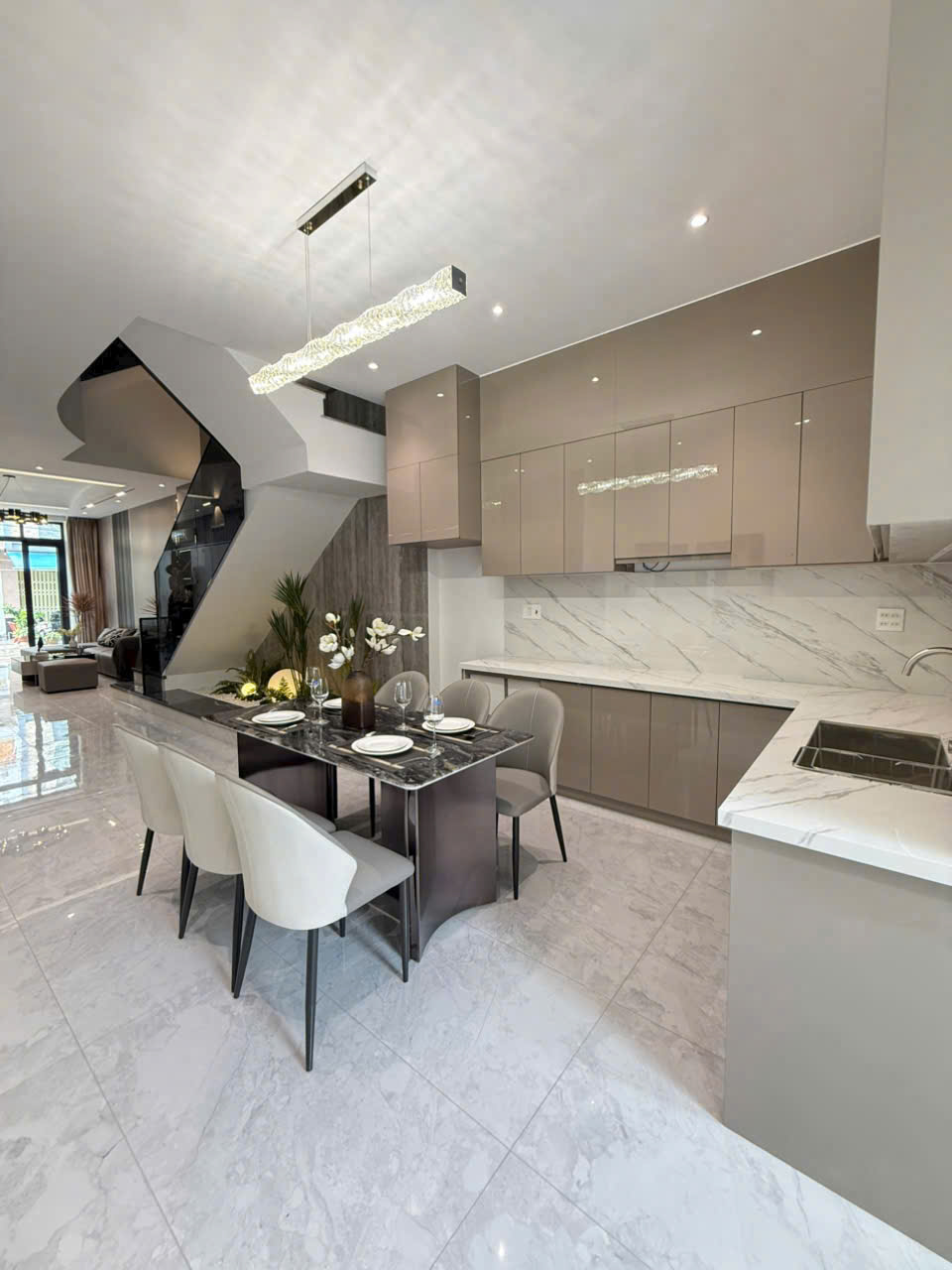 ☘️☘️☘️ SIÊU PHẨM VỪA HOÀN THIỆN, NHÀ TRỆT 2 LẦU SÂN THƯỢNG - KDC 91B - P. TÂN AN, TP CẦN THƠ. ☘️☘️☘️ SIÊU PHẨM VỪA HOÀN THIỆN, NHÀ TRỆT 2 LẦU SÂN THƯỢNG - KDC 91B - P. TÂN AN, TP CẦN THƠ.