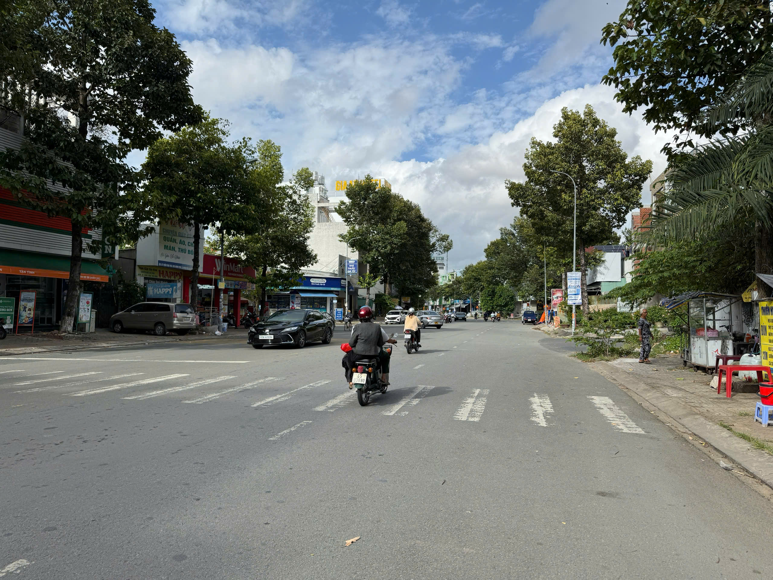 Bán nhà 2 lầu mặt tiền Trần Văn Trà, KDC Hưng Phú, Cần Thơ Bán nhà 2 lầu mặt tiền Trần Văn Trà, KDC Hưng Phú, Cần Thơ