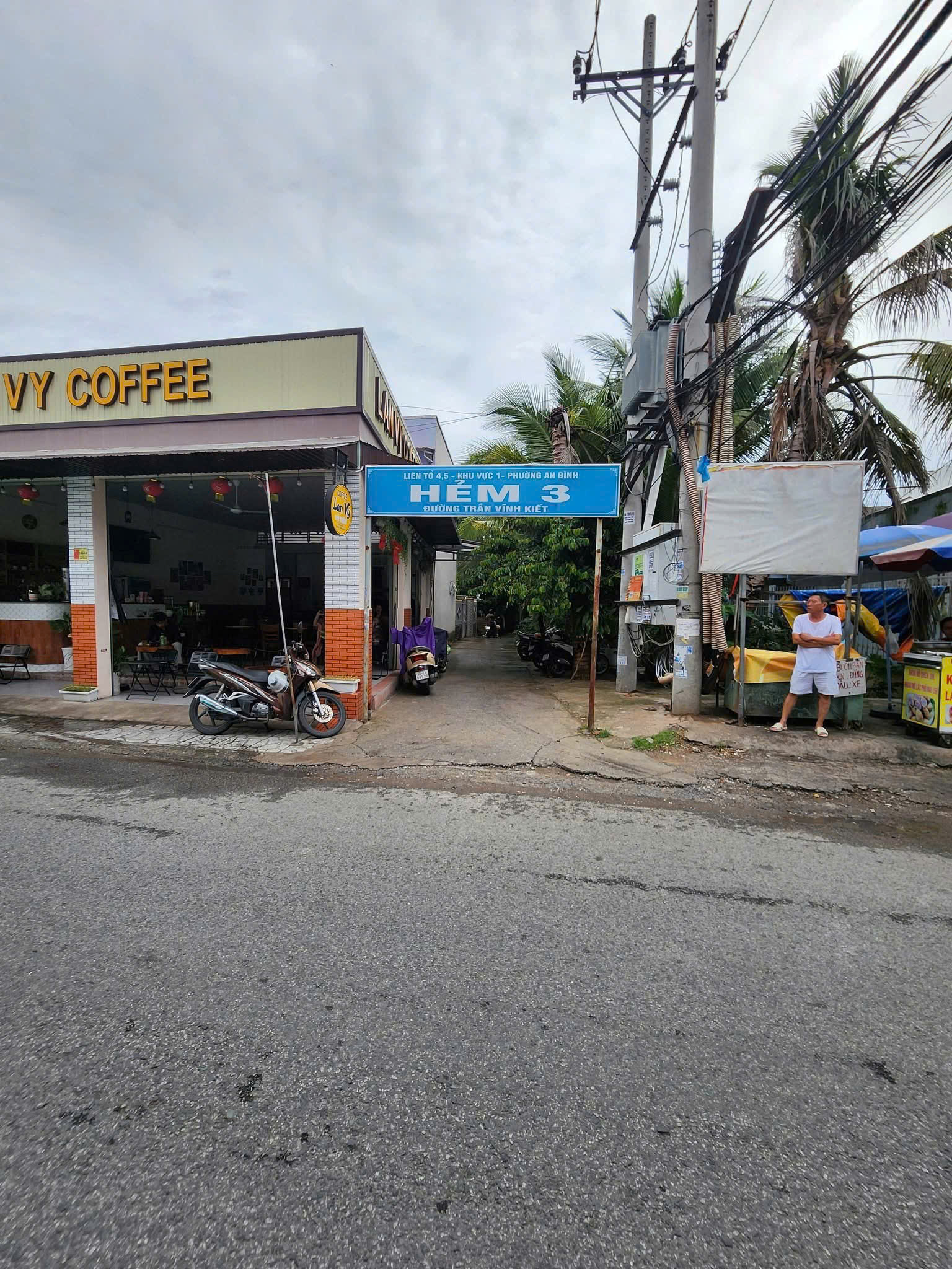 Bán dãy 18 phòng trọ và nhà cấp 4 tại hẻm 3 Trần Vĩnh Kiết, An Bình, Cần Thơ Bán dãy 18 phòng trọ và nhà cấp 4 tại hẻm 3 Trần Vĩnh Kiết, An Bình, Cần Thơ